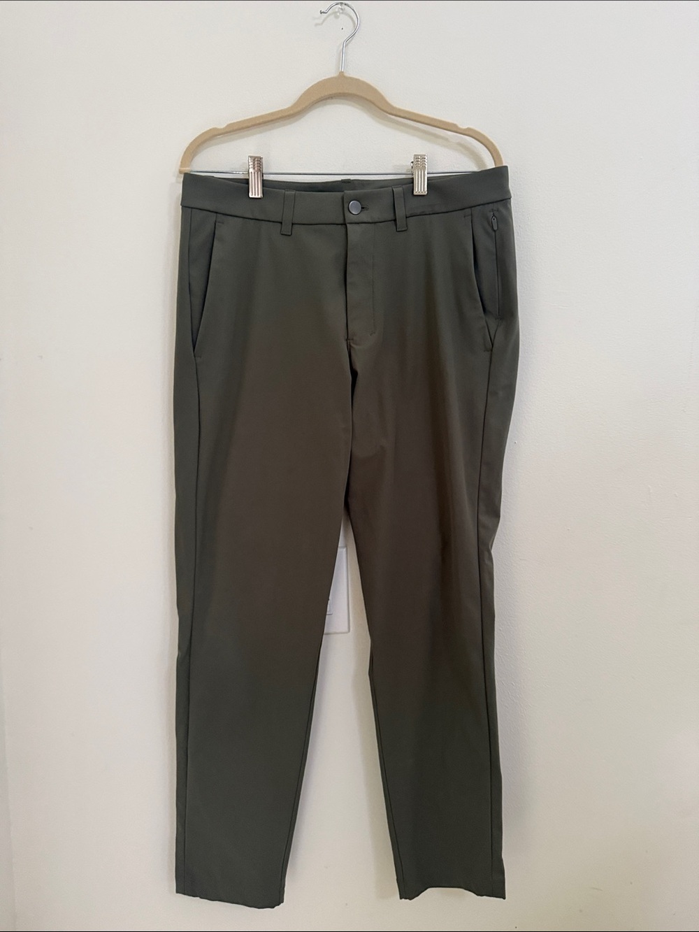 Lululemon Men's Olive ABC Pants - Classic Tailored Fit Size 32/30